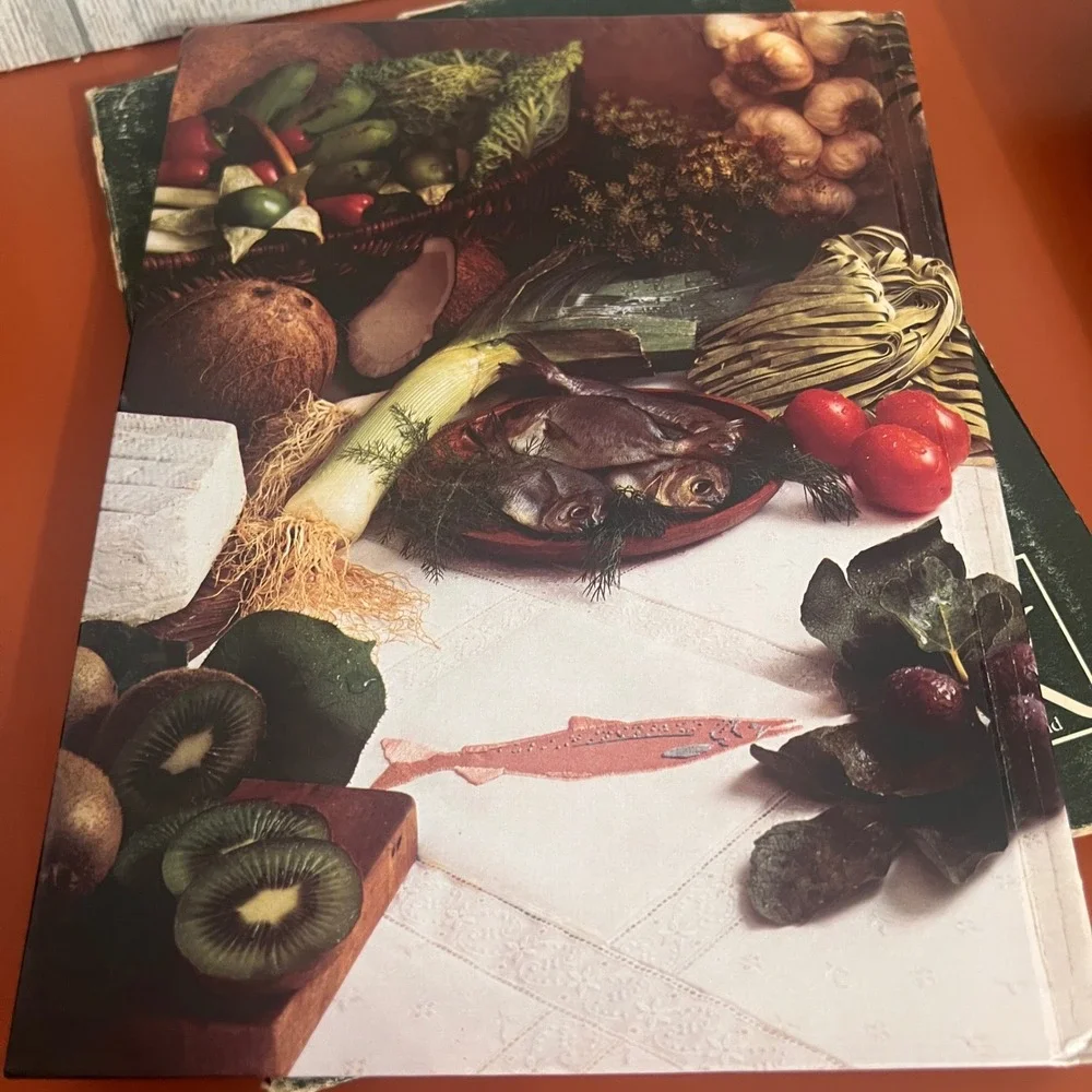 The Avon International Cookbook 1983 Better Homes and Gardens Recipes Vintage